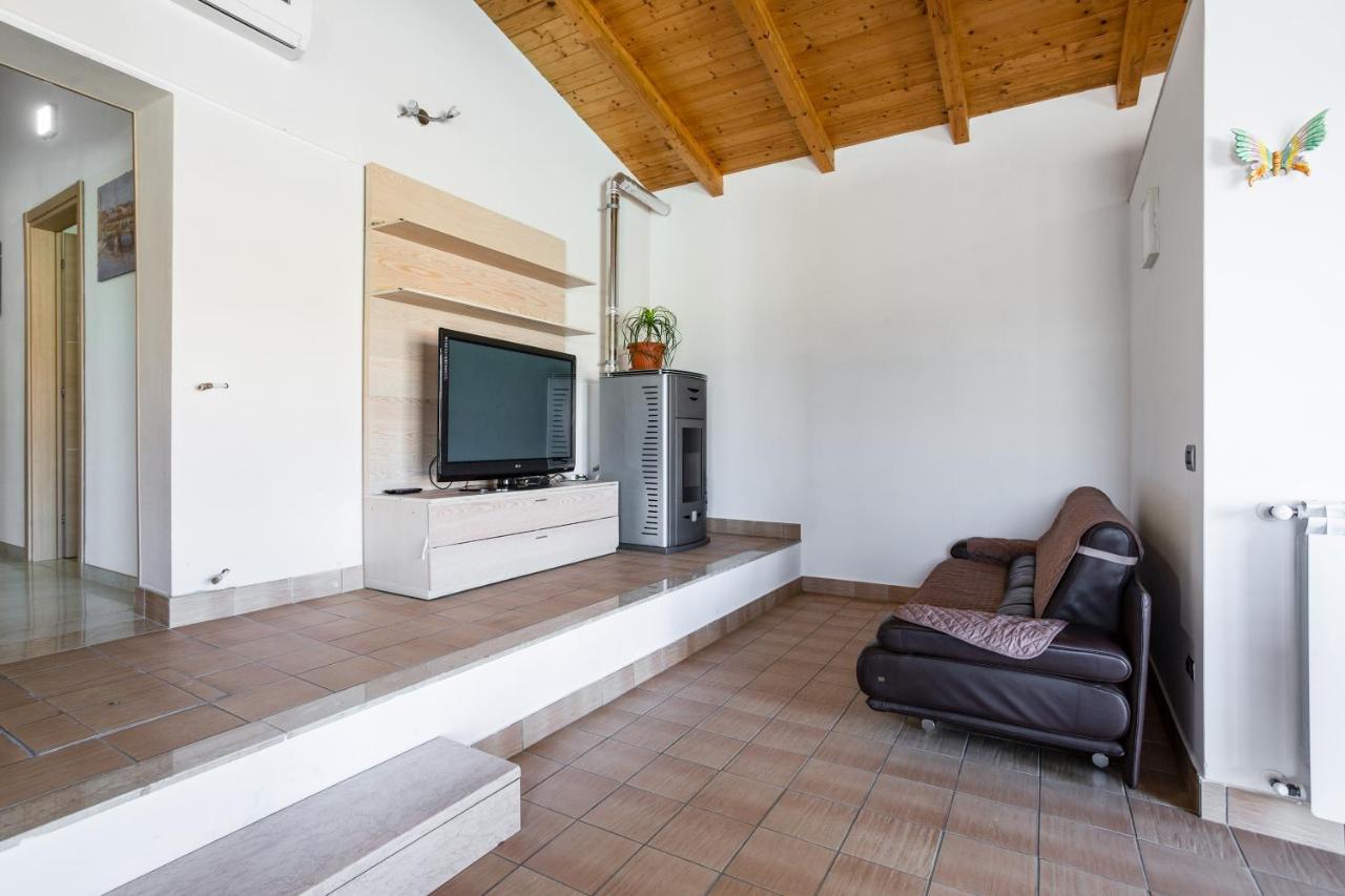 Villa Santoro Ai Tre Ulivi Con Piscina Privata Caiazzo Ngoại thất bức ảnh